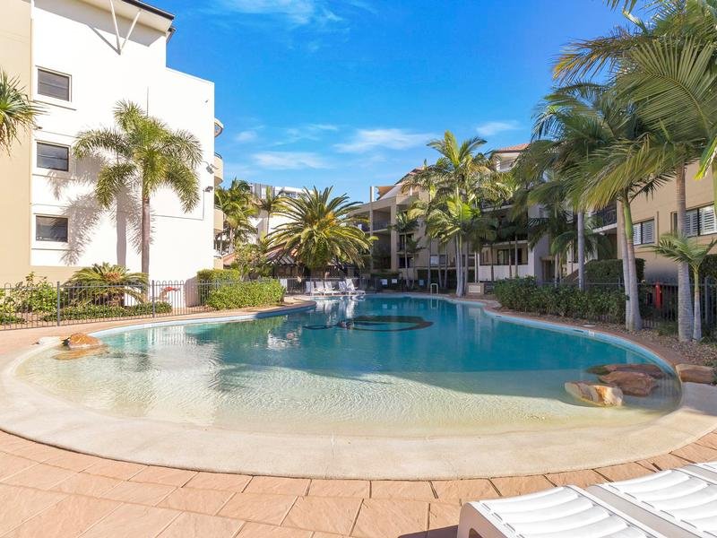 309/392 Marine Parade LABRADOR 3