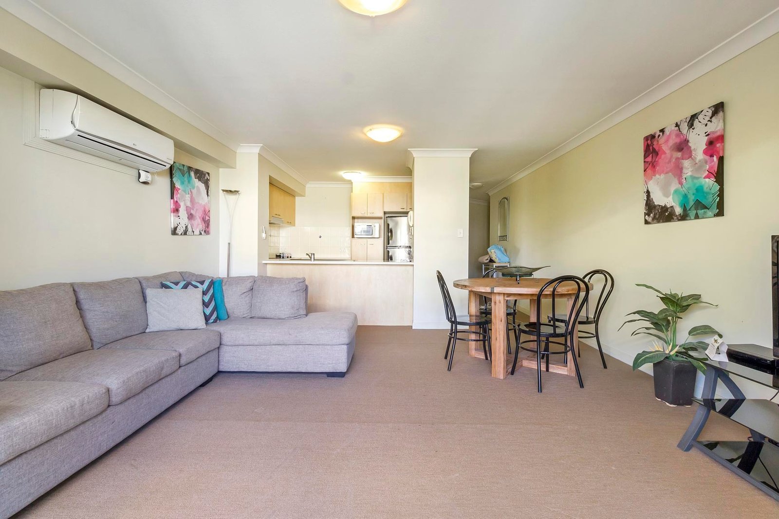 309/392 Marine Parade LABRADOR 8