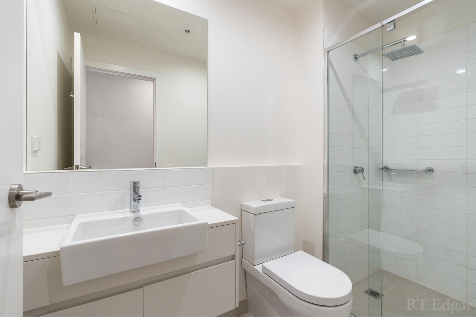 Real Estate and Property in 309A/6 Clinch Avenue, Preston, VIC