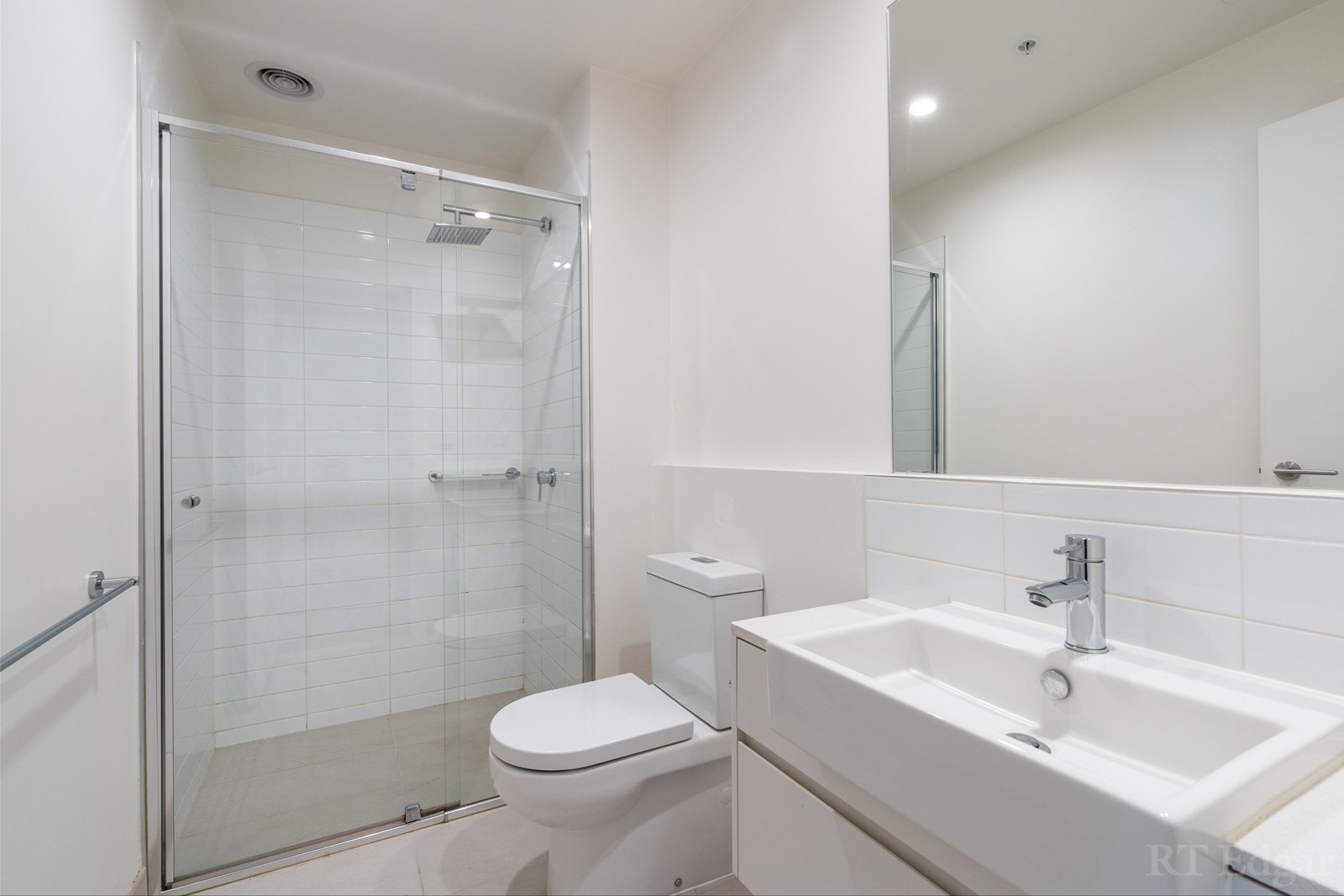 Real Estate and Property in 309A/6 Clinch Avenue, Preston, VIC