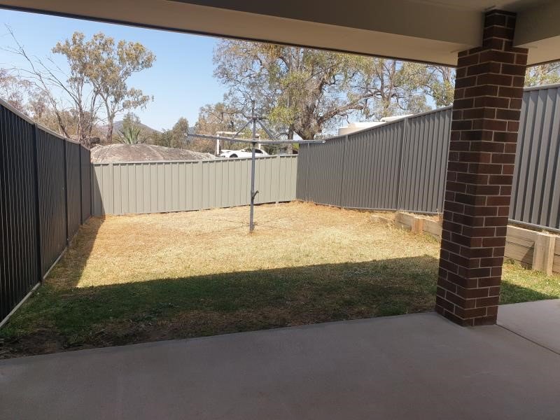 30a Leonora Crescent TAMWORTH 8