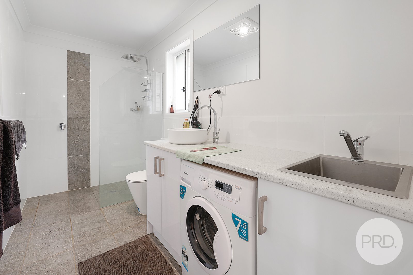 31 & 31a Carnegie Place TAMWORTH 9