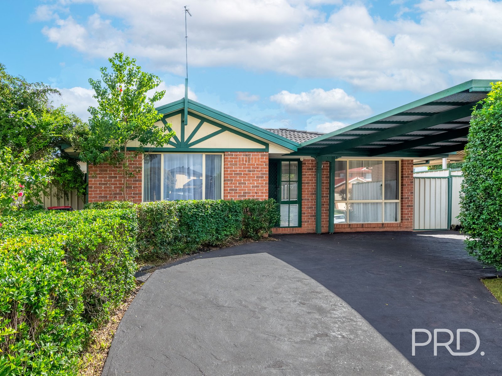 31 Allison Drive GLENMORE PARK 1
