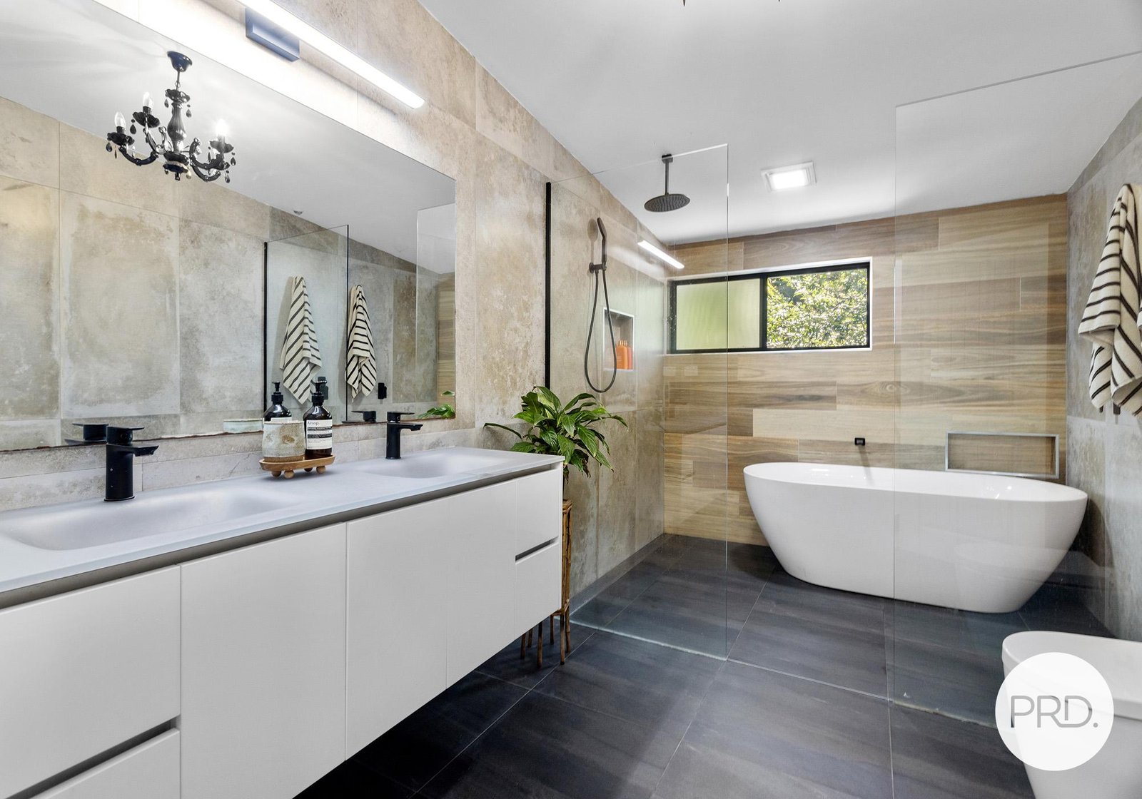 31 Armagh Parade THIRROUL 14