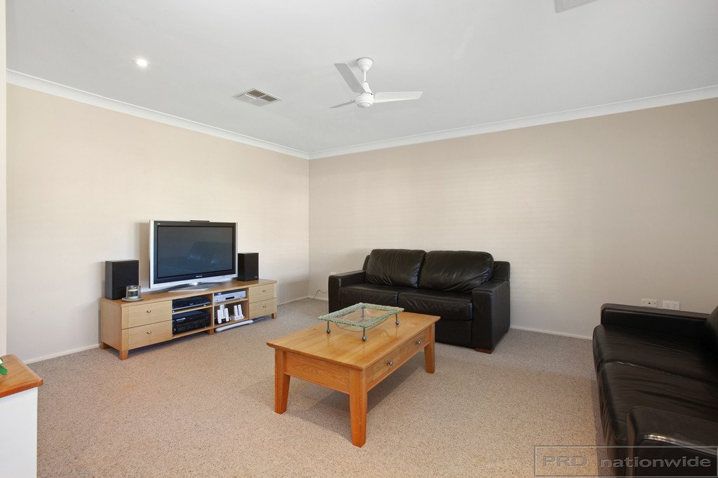 31 Arnold Crescent THORNTON 10