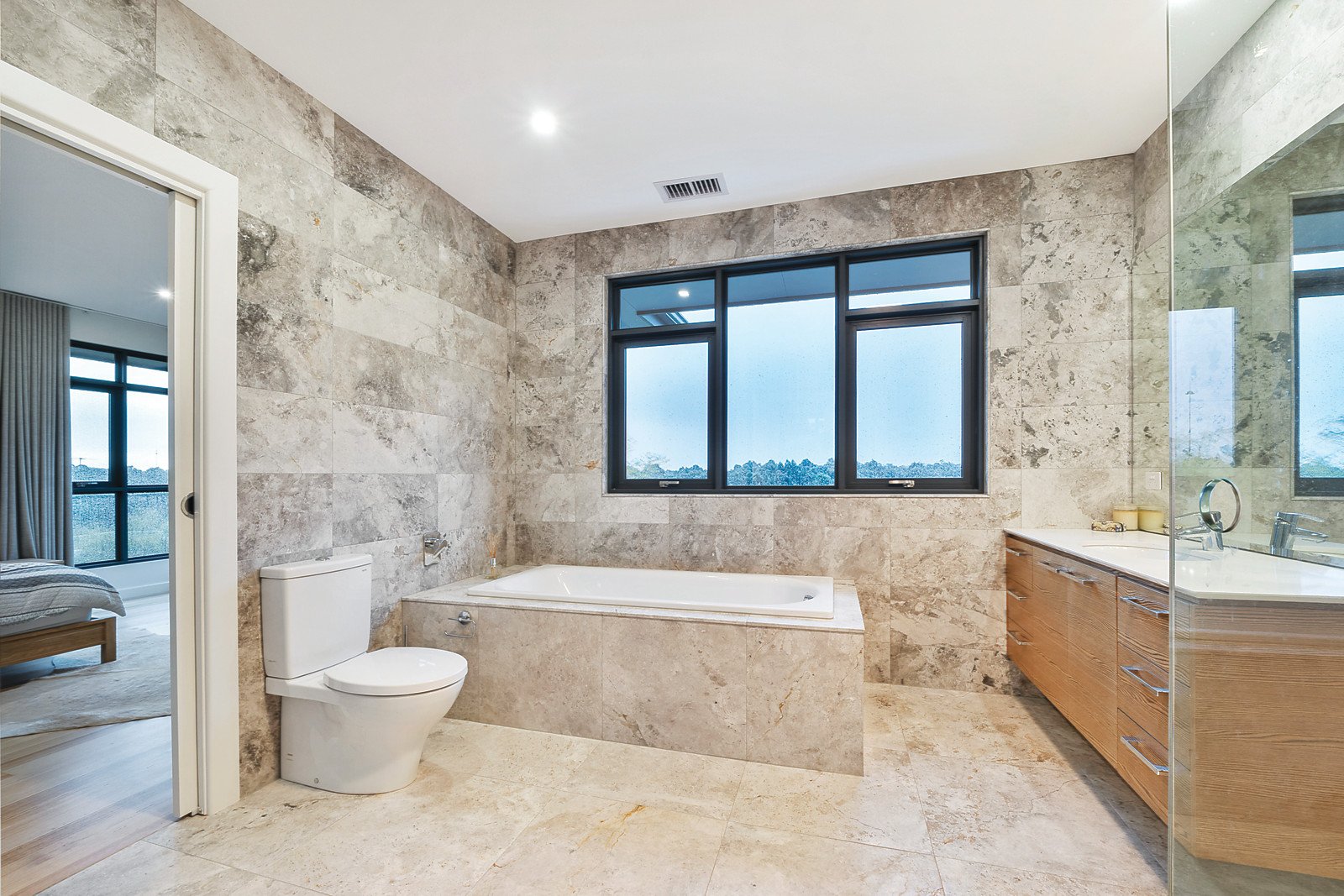 31 Baker Avenue, Kew East, VIC