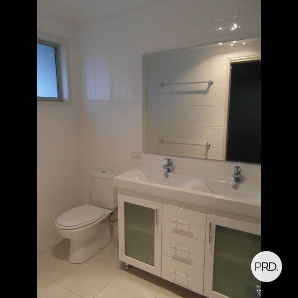 31 Bauhinia Street BOYNE ISLAND 10