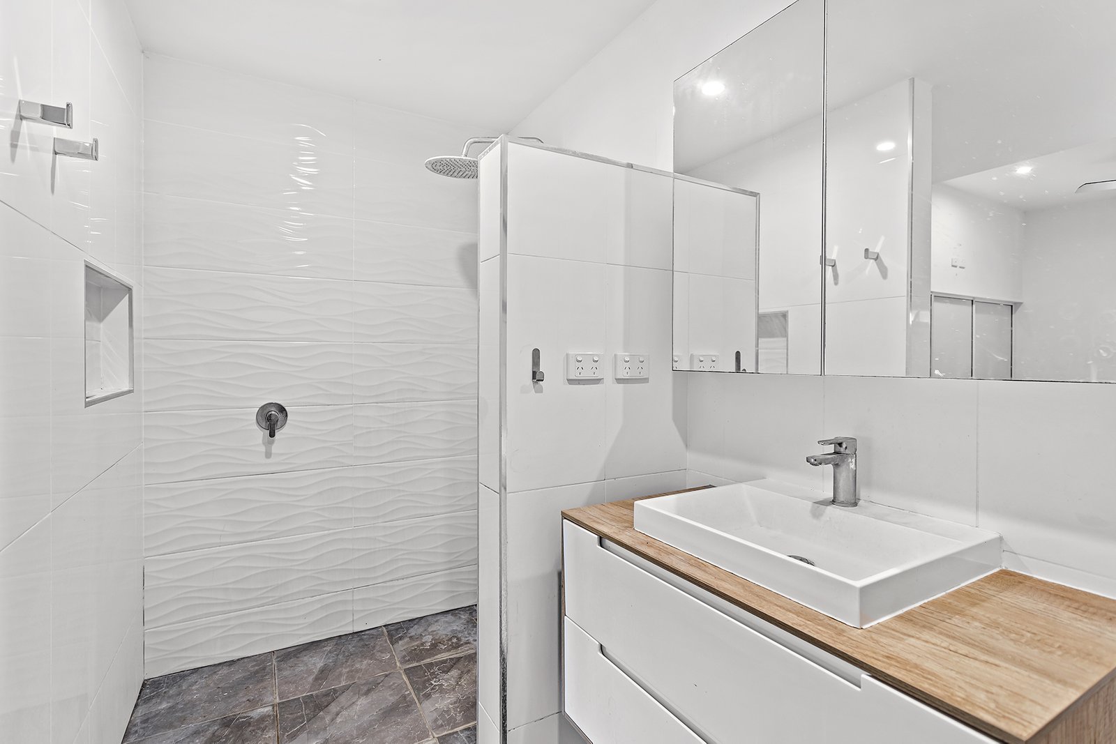 31 Black Road RIORDANVALE 7