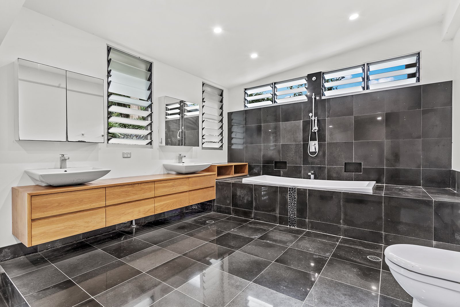 31 Black Road RIORDANVALE 11