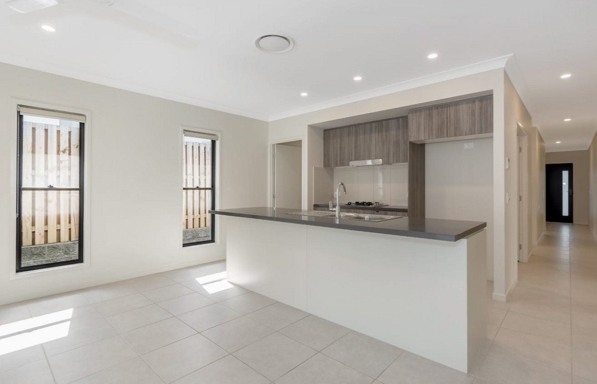 31 Bloom Avenue Coomera 3