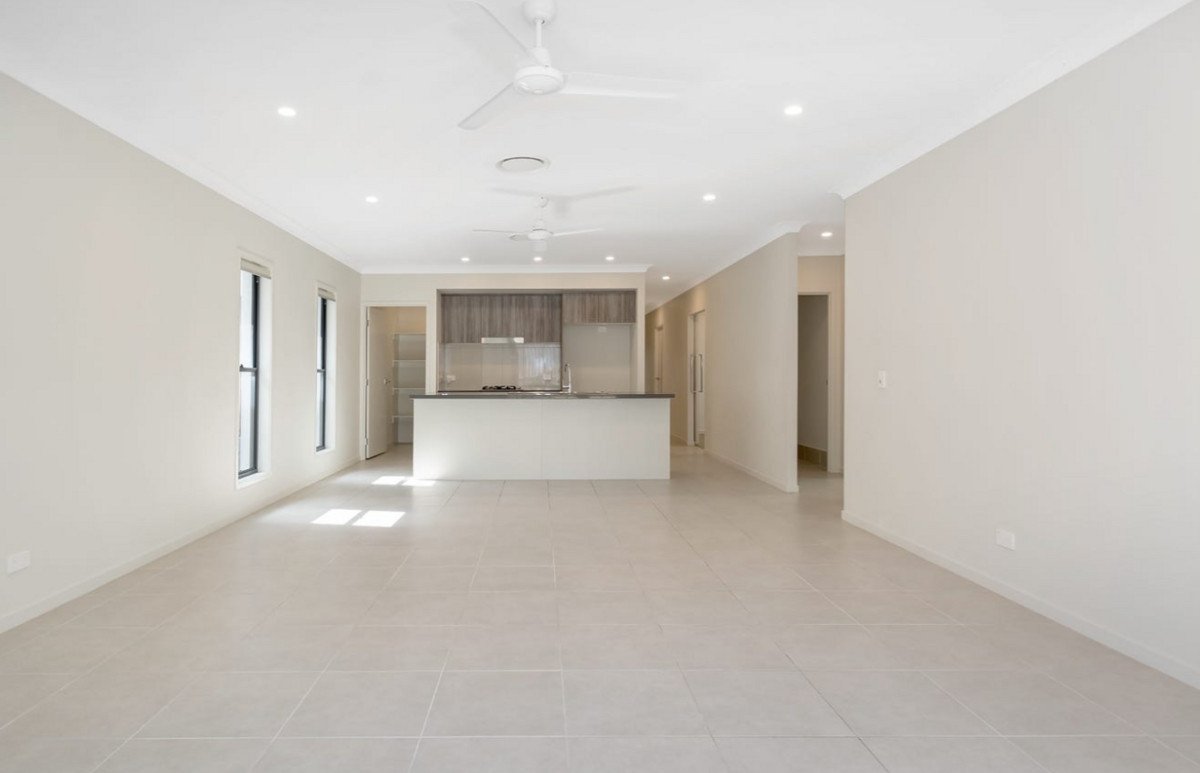 31 Bloom Avenue Coomera 4