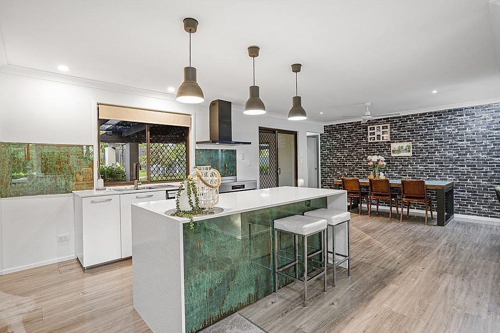 31 Canterbury Chase ASHMORE 3