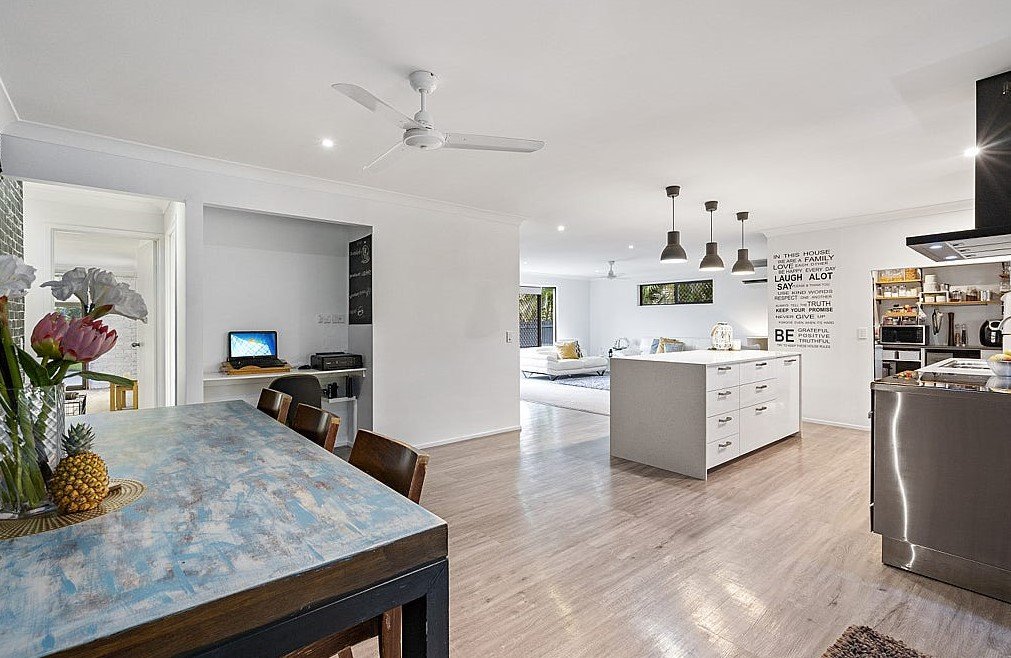 31 Canterbury Chase ASHMORE 5