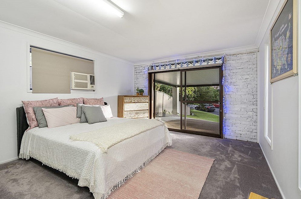 31 Canterbury Chase ASHMORE 8