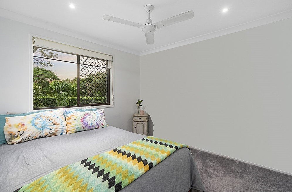 31 Canterbury Chase ASHMORE 9