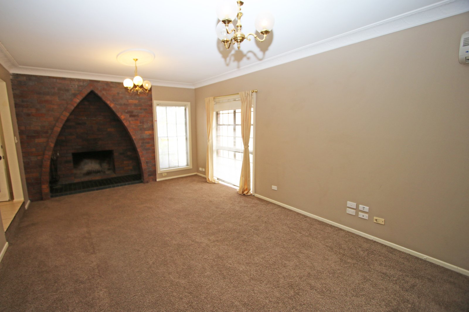 31 Carcoola St.  BENOWA 8