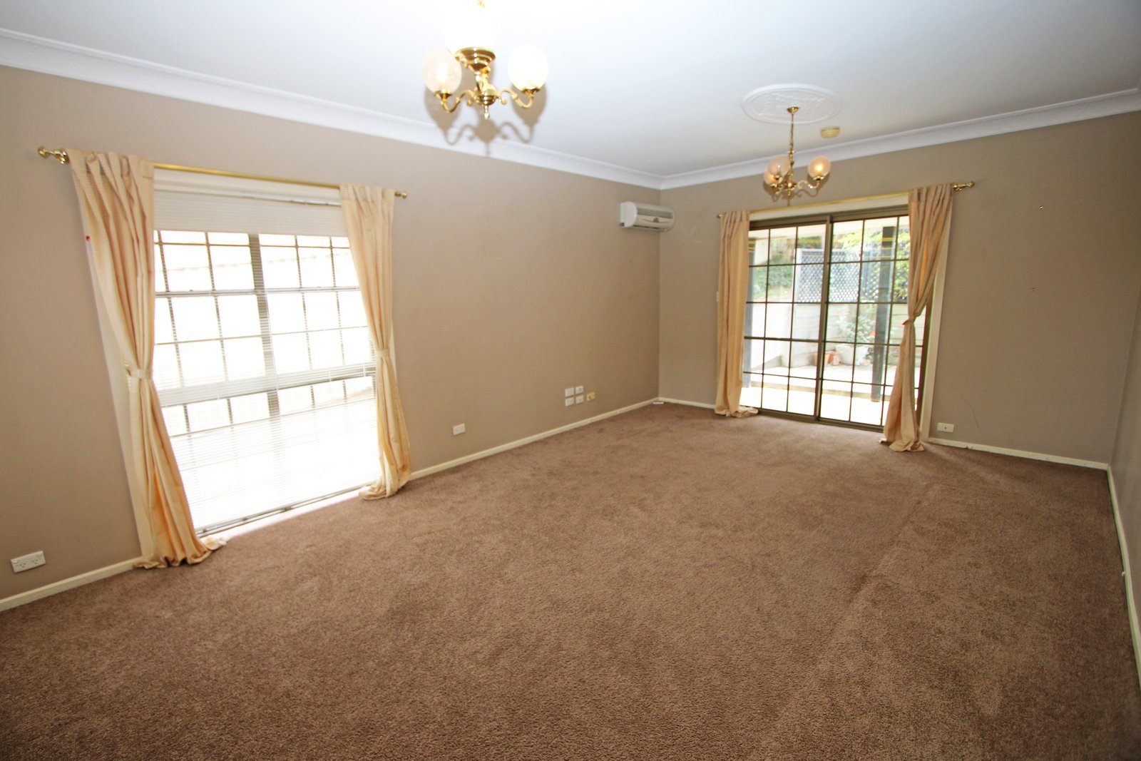 31 Carcoola St.  BENOWA 9