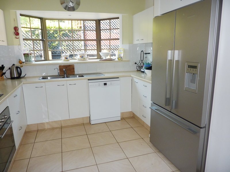 31 Carcoola Street BENOWA 6