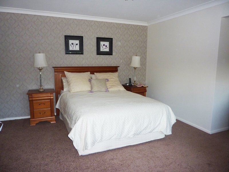 31 Carcoola Street BENOWA 8