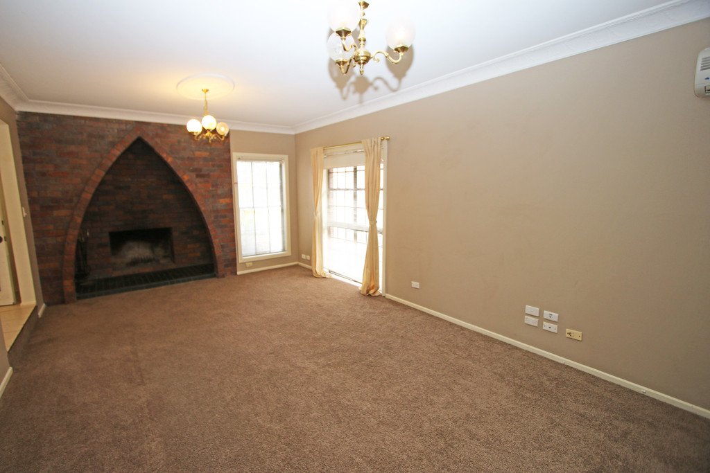 31 Carcoola Street BENOWA 8