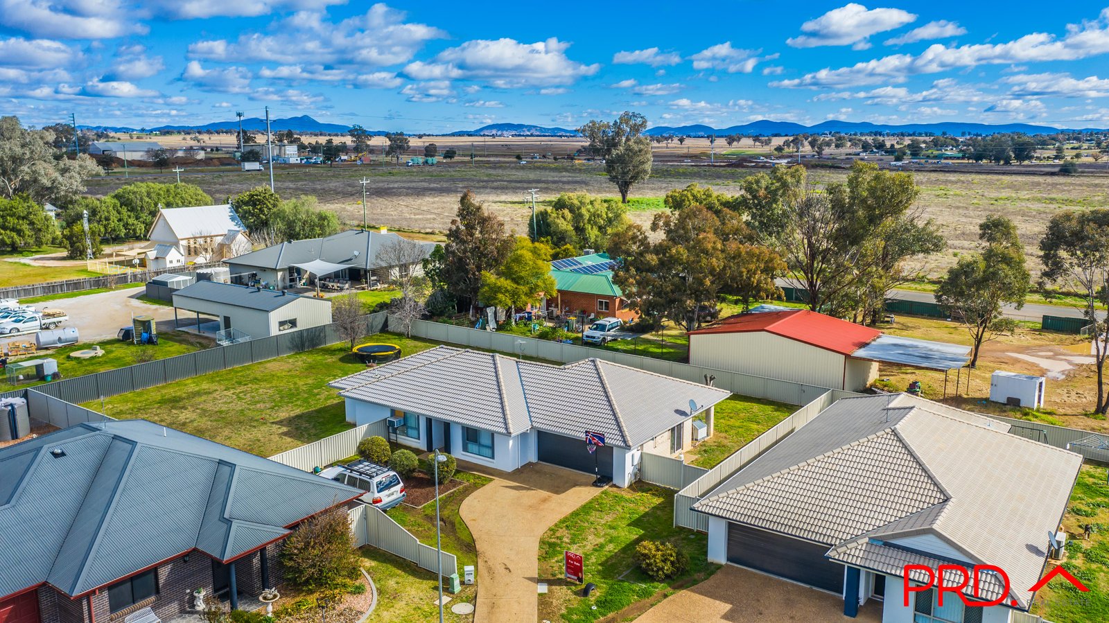 31 Carnegie Place TAMWORTH 2