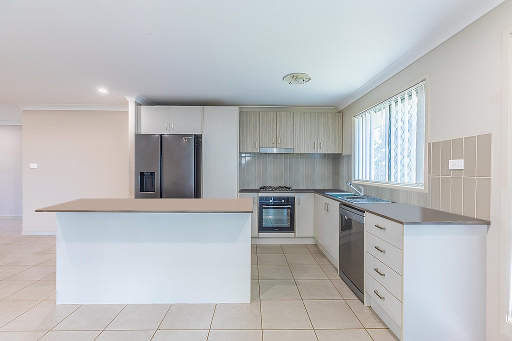 31 Carnegie Place TAMWORTH 15