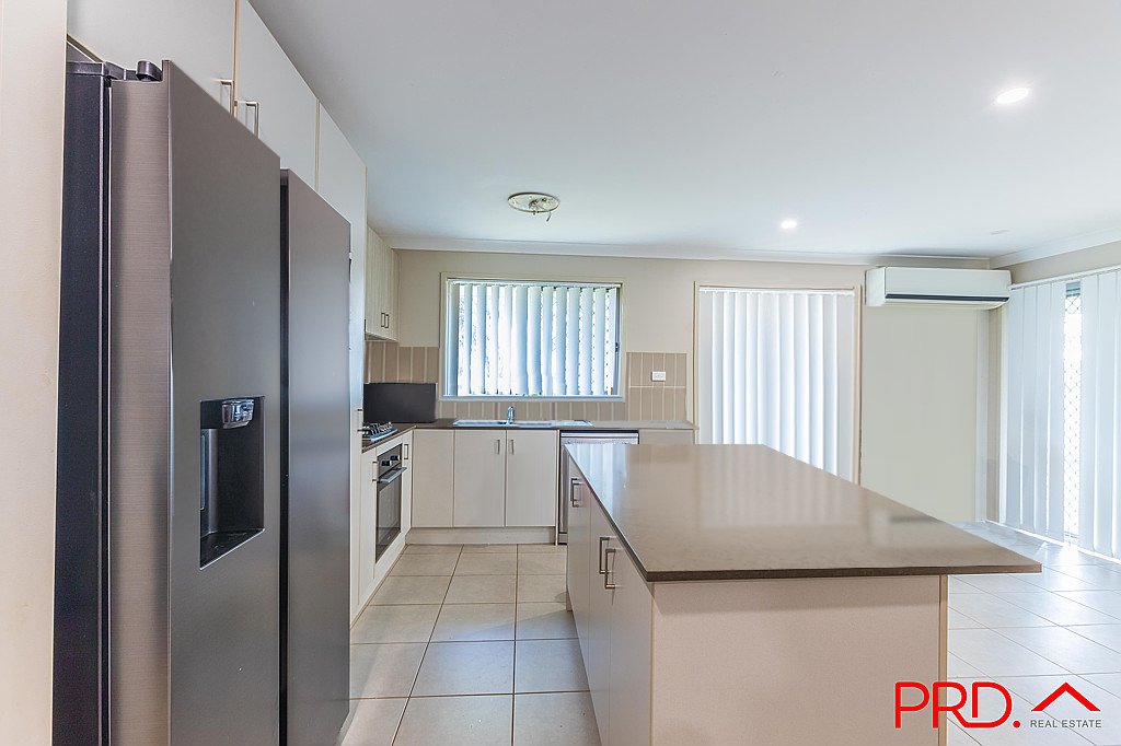31 Carnegie Place TAMWORTH 17