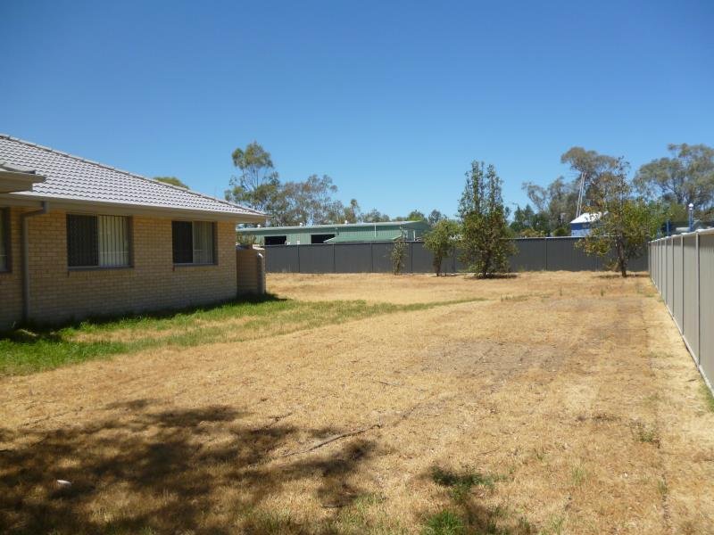 31 Carnegie Place TAMWORTH 8