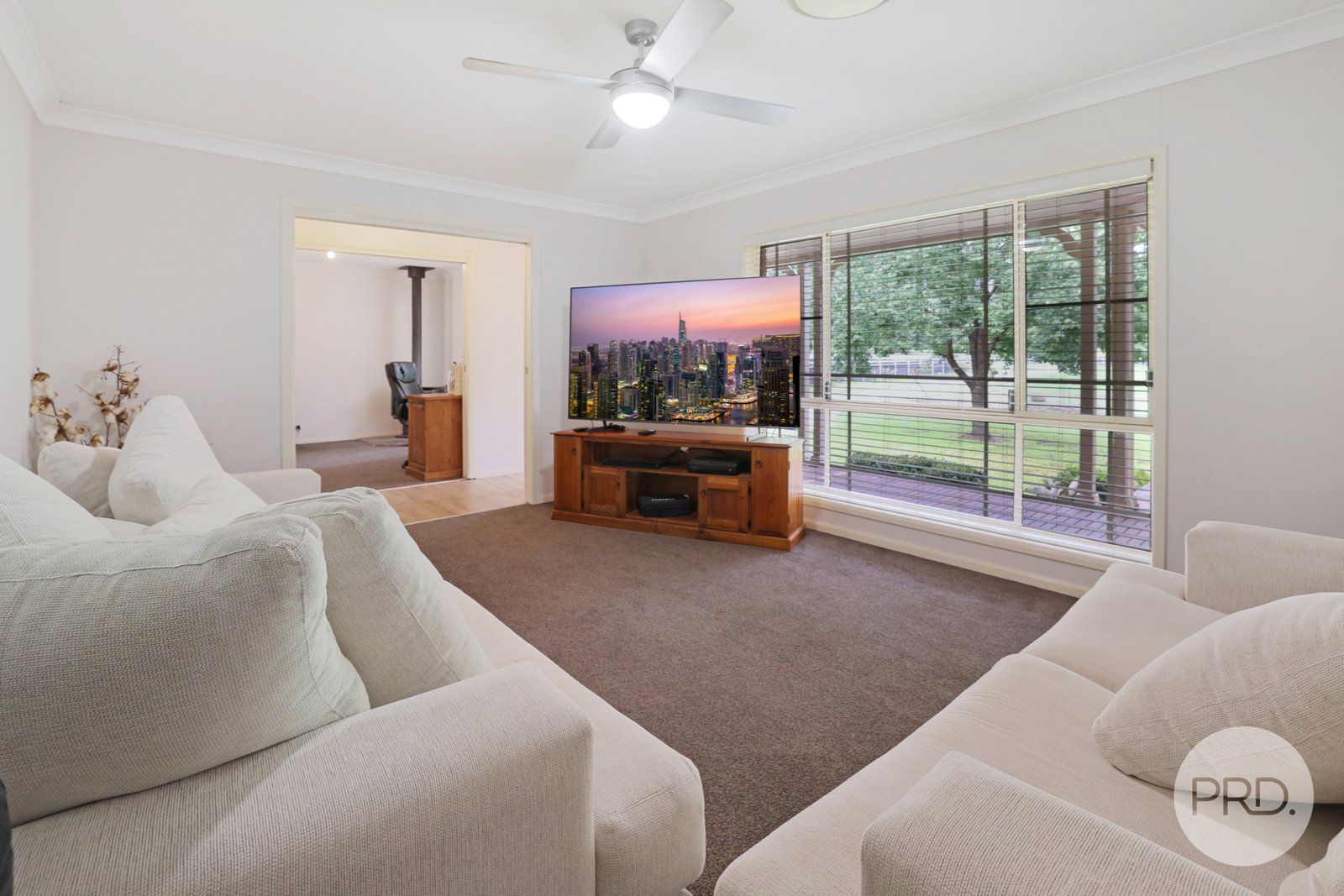31 Catherine Way TAMWORTH 8
