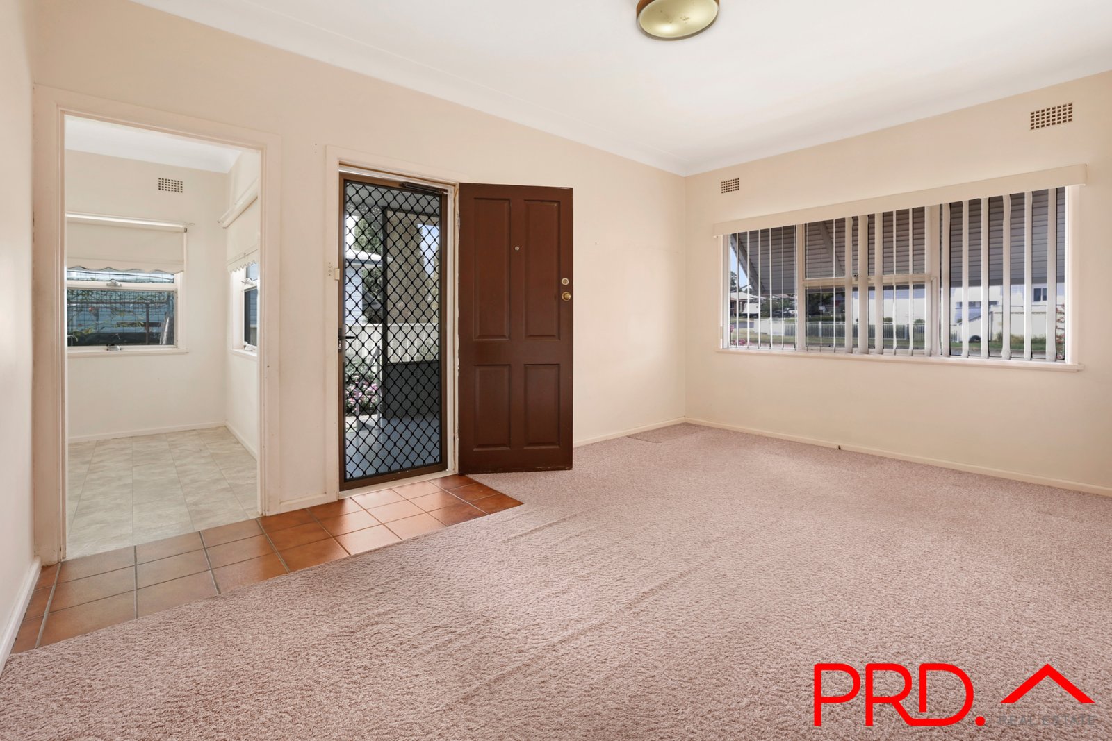31 Churchill Street TAMWORTH 3