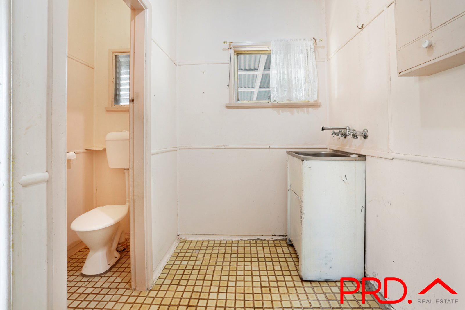 31 Churchill Street TAMWORTH 9