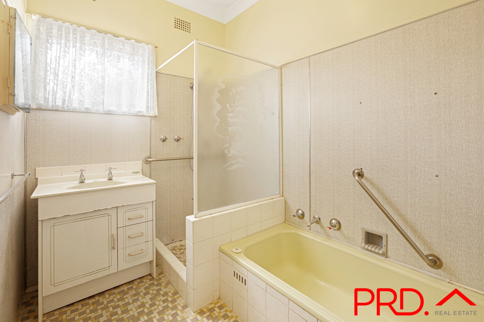 31 Churchill Street TAMWORTH 10