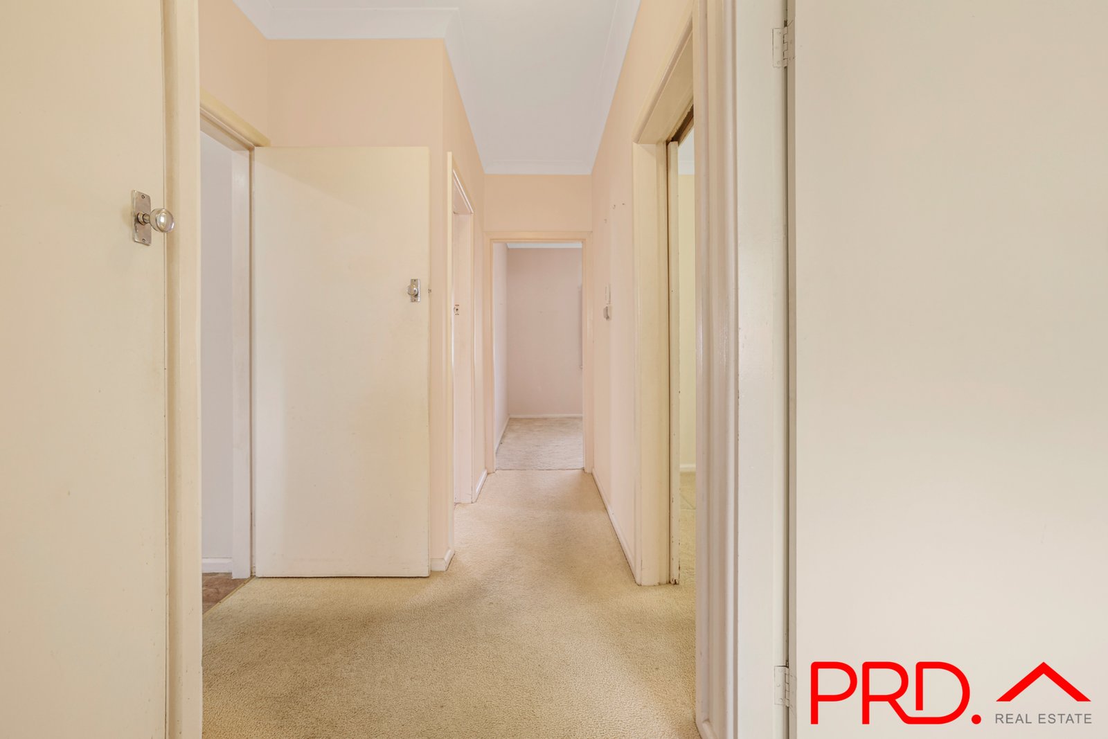 31 Churchill Street TAMWORTH 11