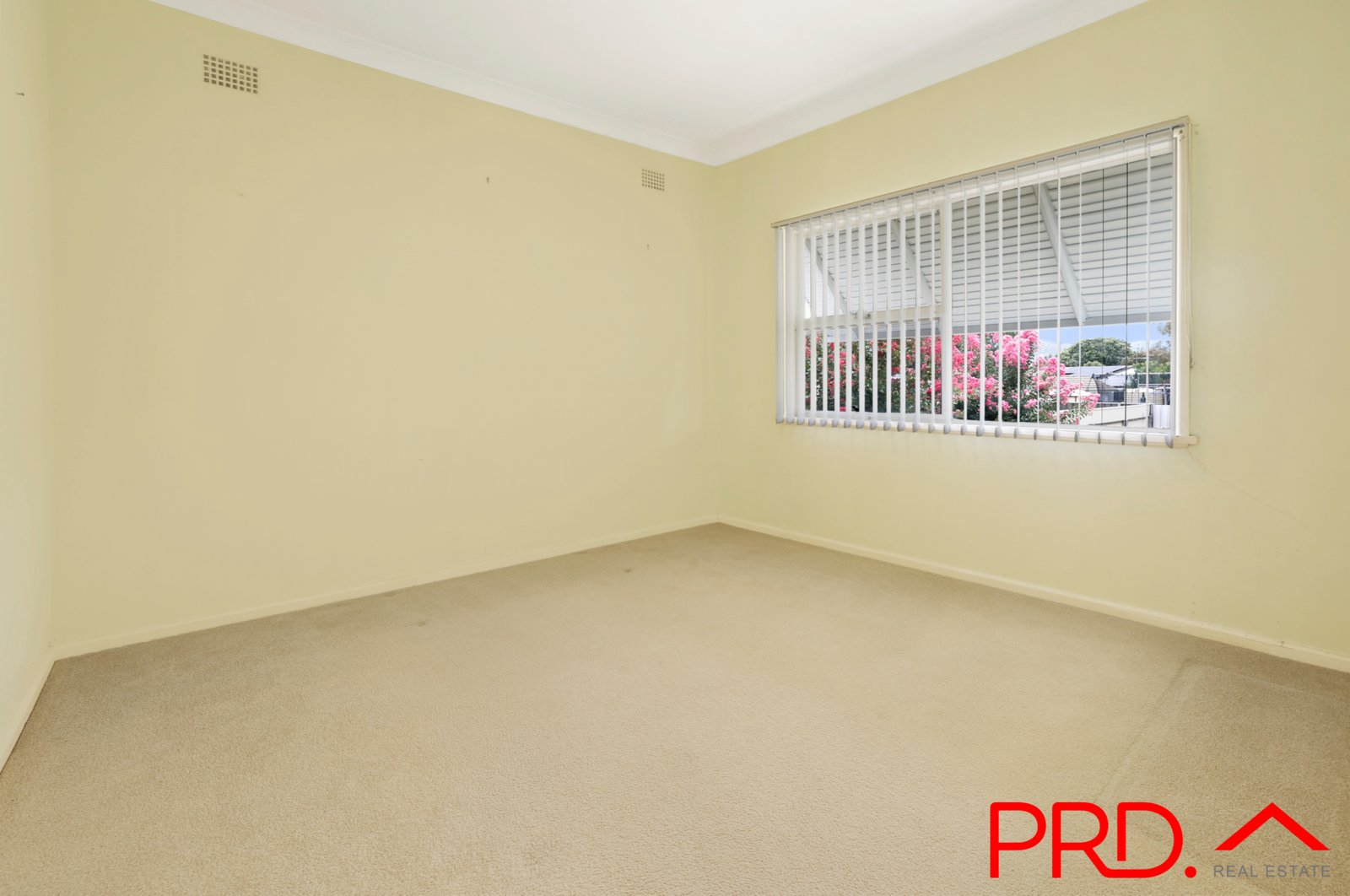 31 Churchill Street TAMWORTH 12