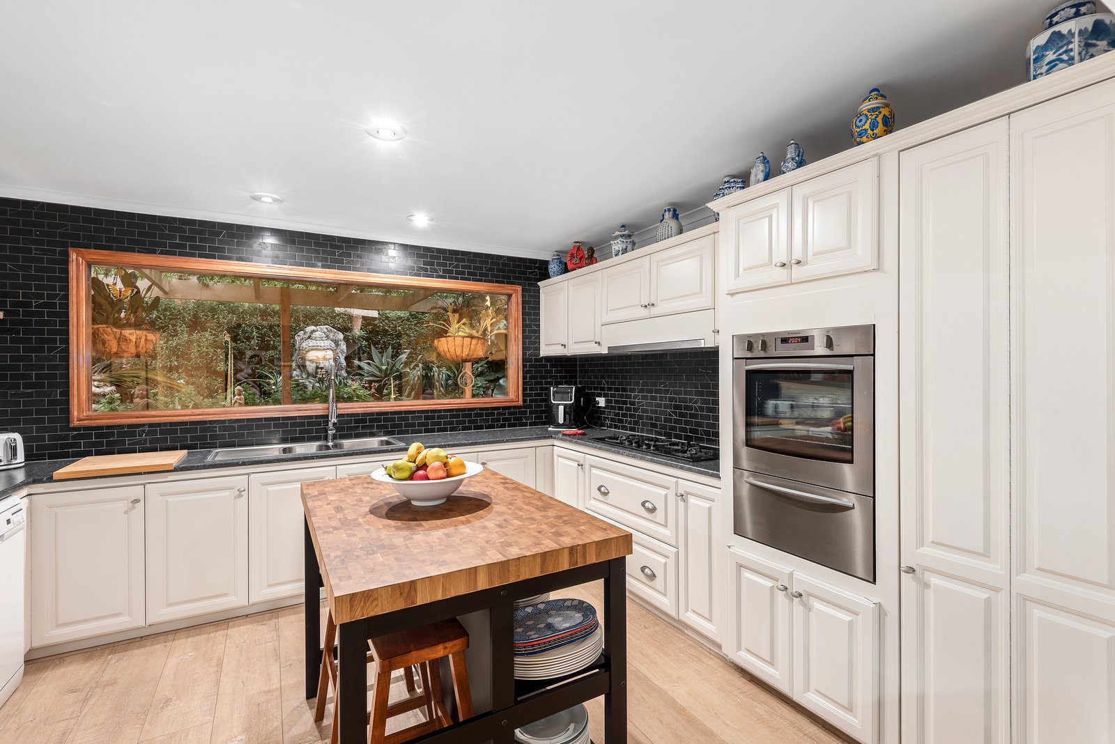 Real Estate and Property in 31 Cuthbertson Drive, Ocean Grove, VIC