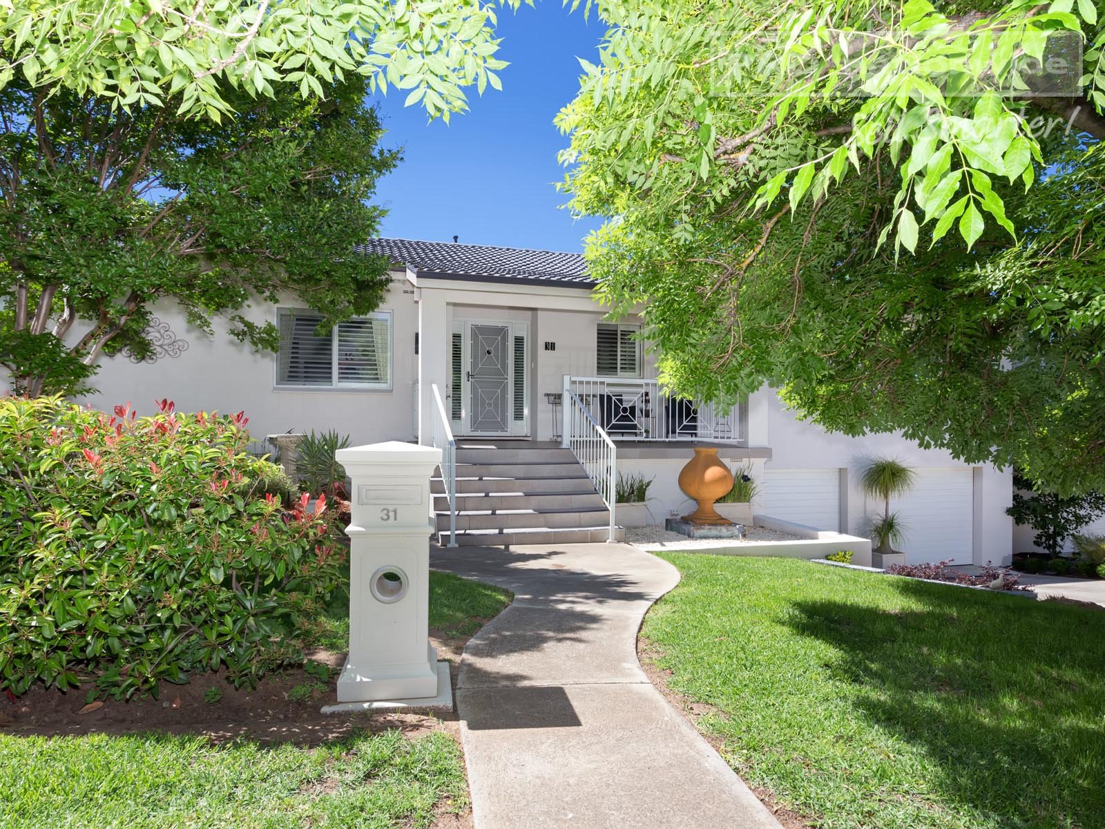 31 Dalkeith Avenue LAKE ALBERT 2