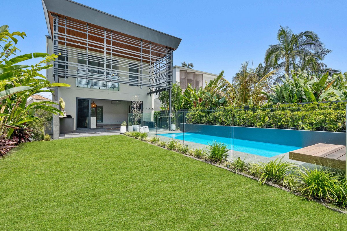 31 Dawn Parade Miami 18