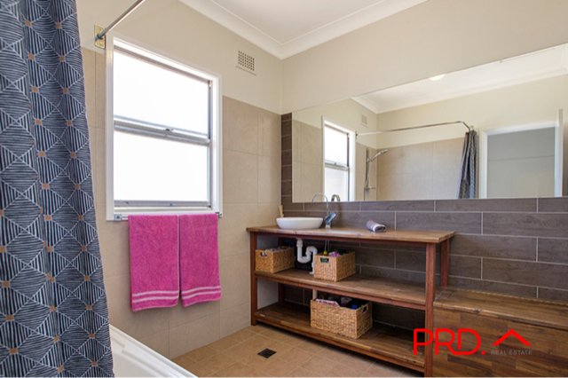 31 Elm Street TAMWORTH 13