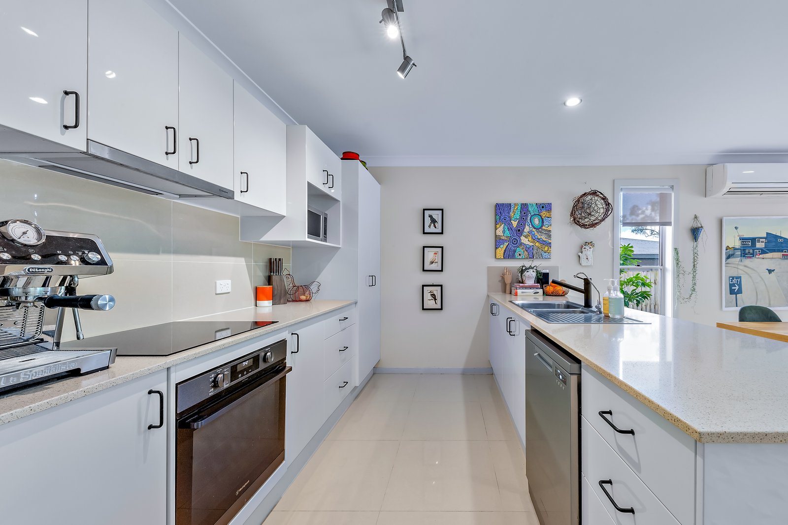 31 Endeavour Cct  CANNONVALE 4