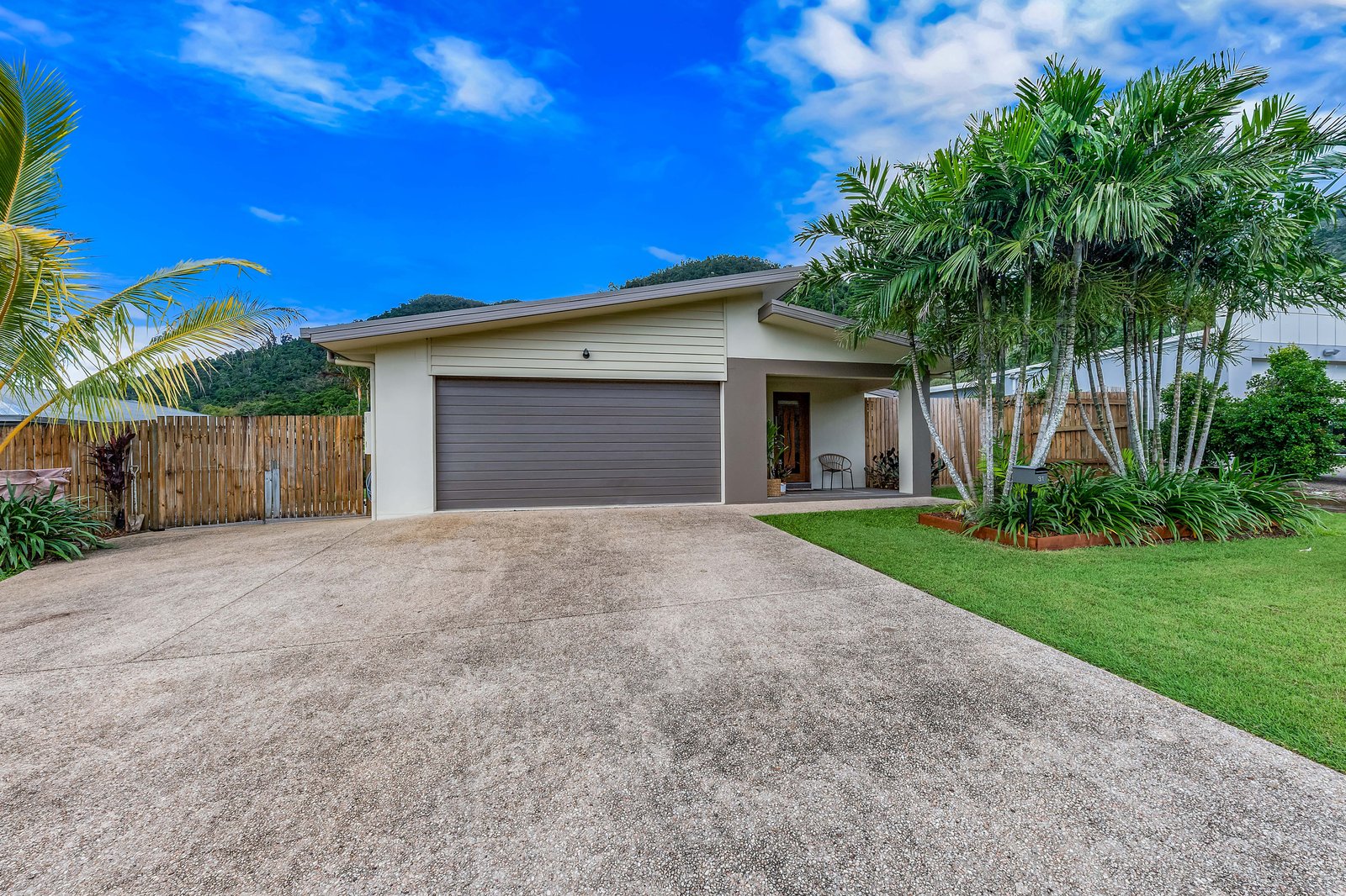 31 Endeavour Cct  CANNONVALE 8