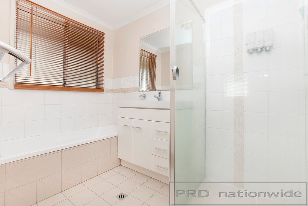 31 Evelyn Crescent THORNTON 7