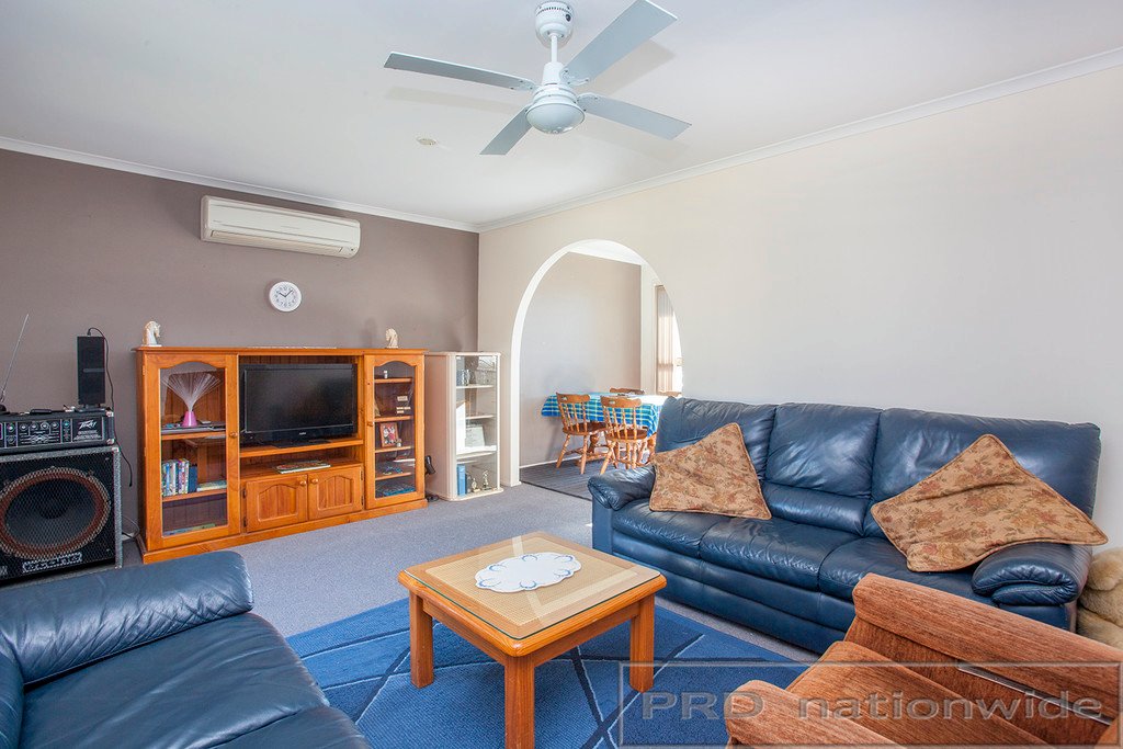31 Evelyn Crescent THORNTON 6