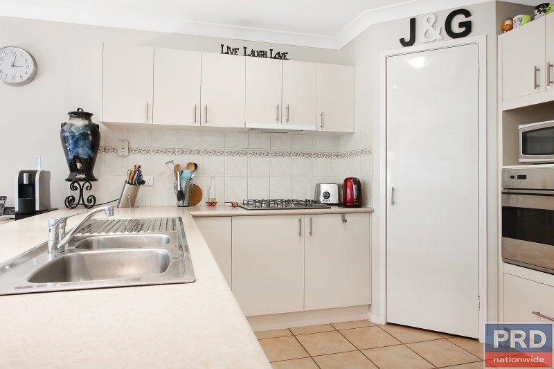 31 Fairbairn Street GLENROY 8