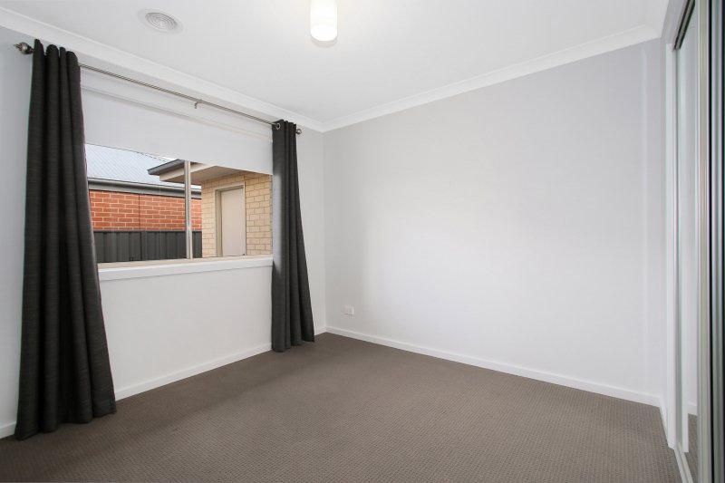 31 Gabrielle Court LAVINGTON 9