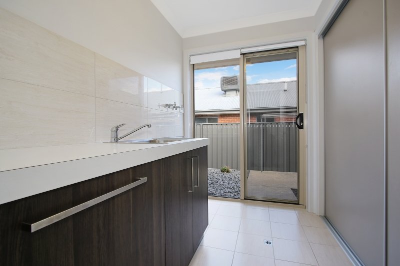 31 Gabrielle Court LAVINGTON 11