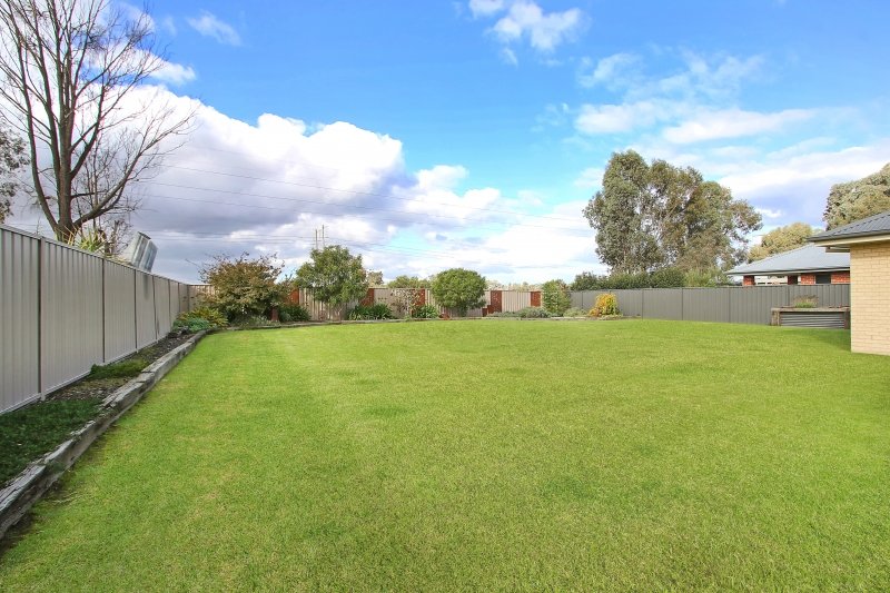 31 Gabrielle Court LAVINGTON 12