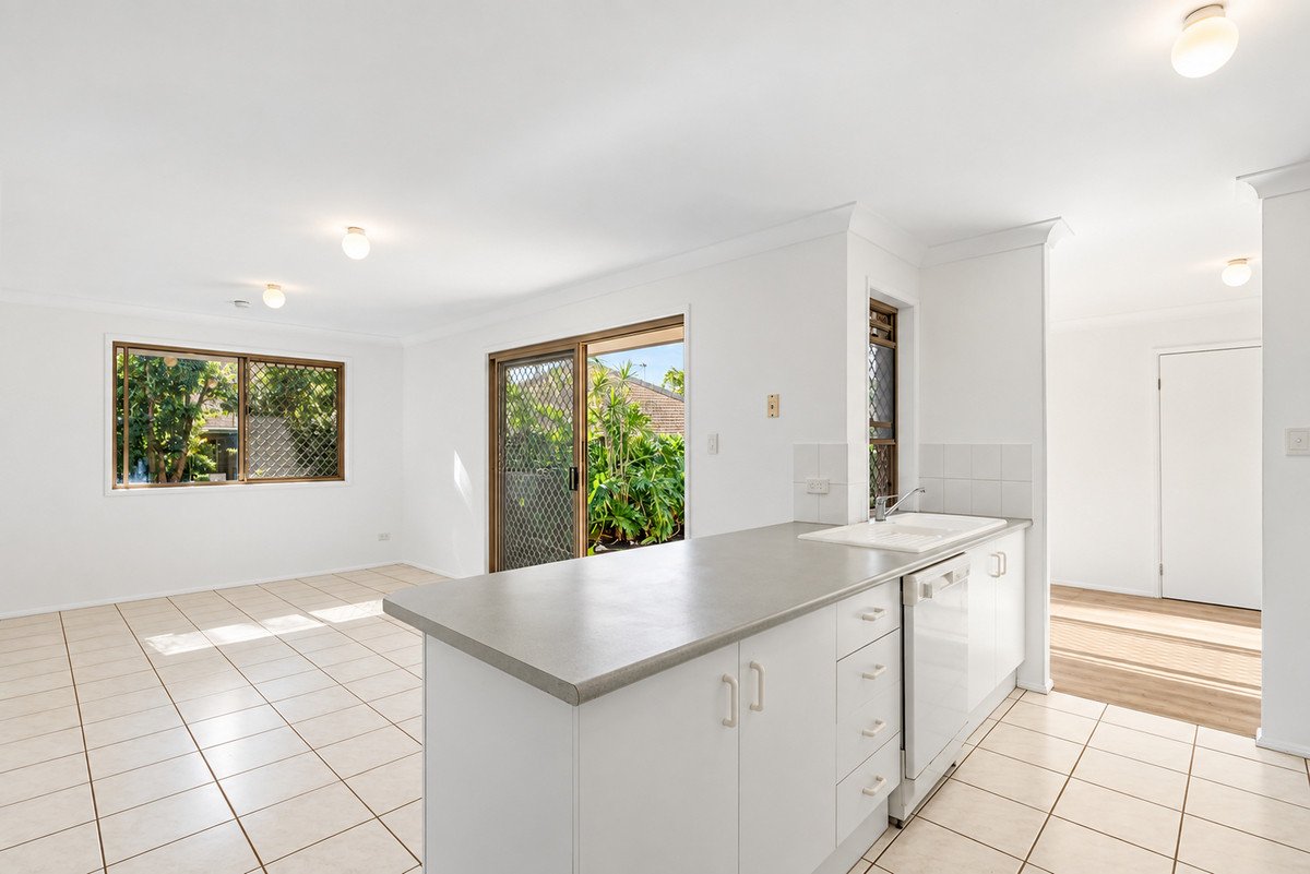 31 Galeen Drive Burleigh Waters 8