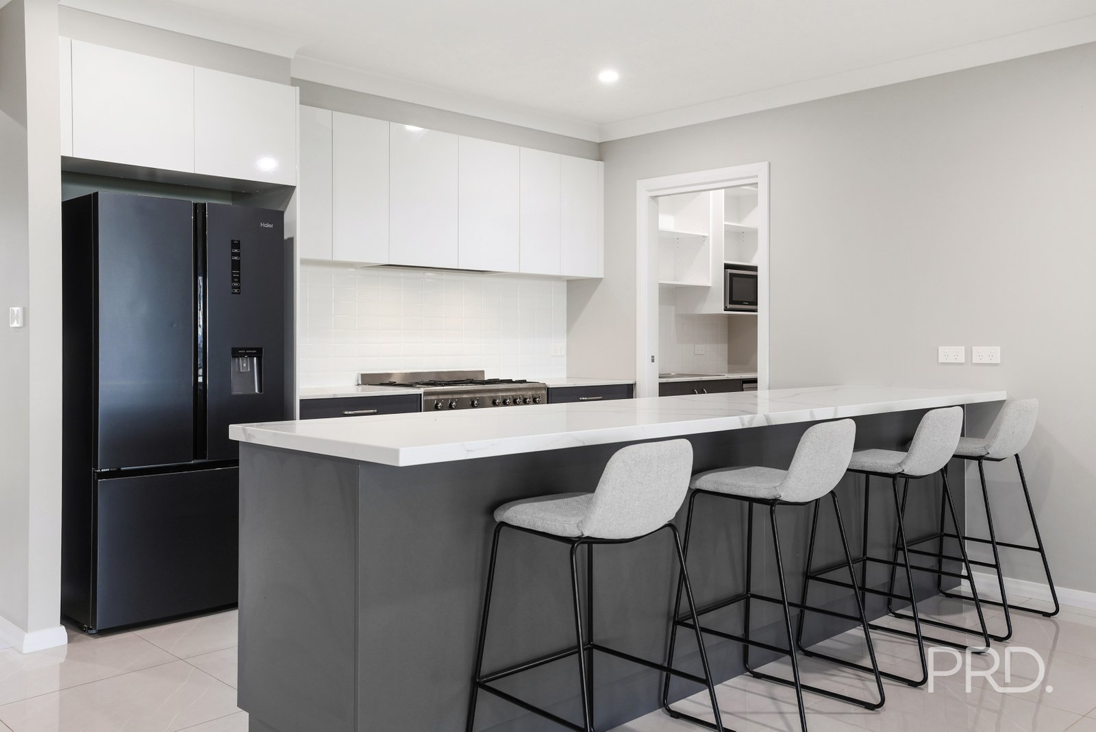 31 Glenmore Drive TAMWORTH 5