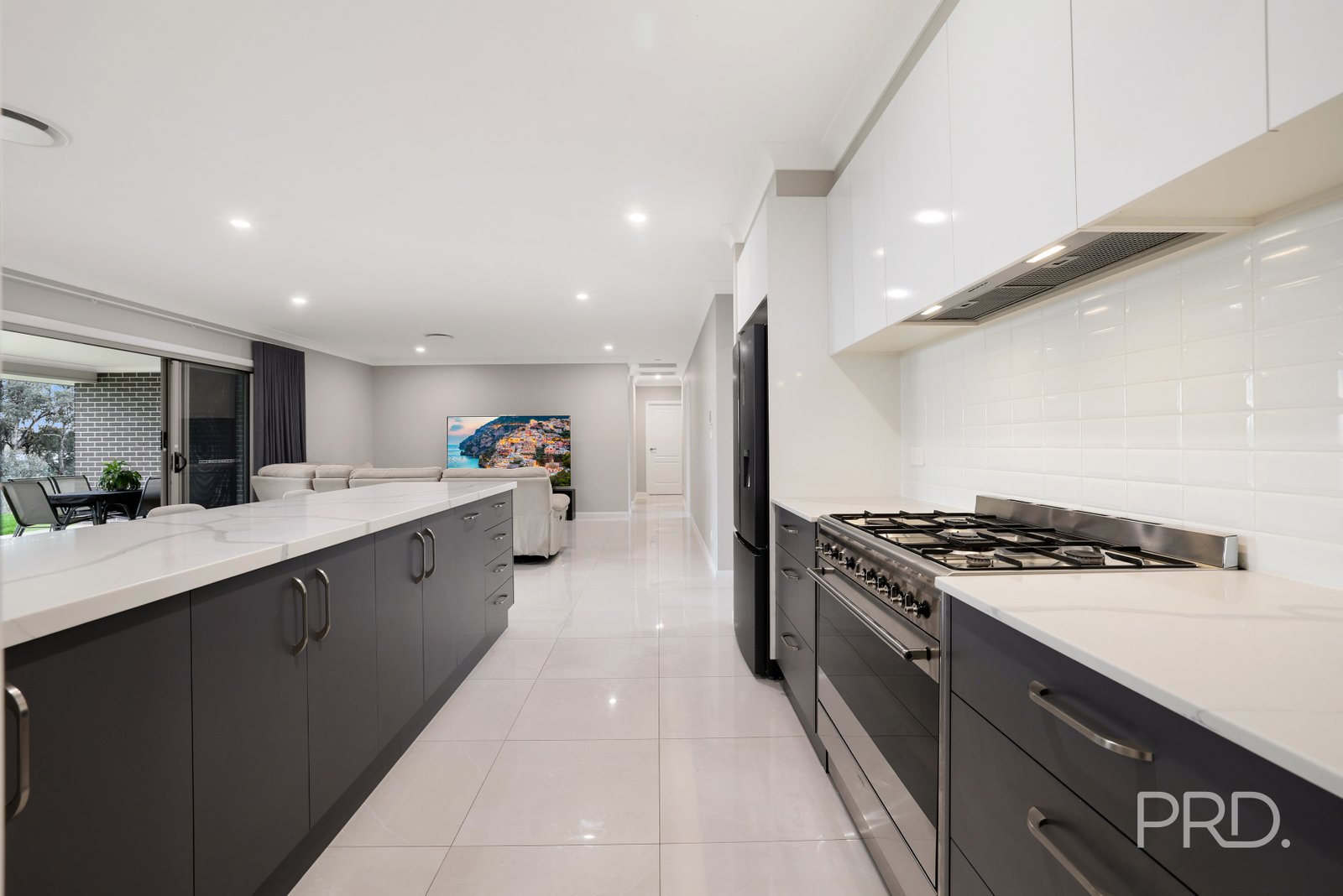 31 Glenmore Drive TAMWORTH 8