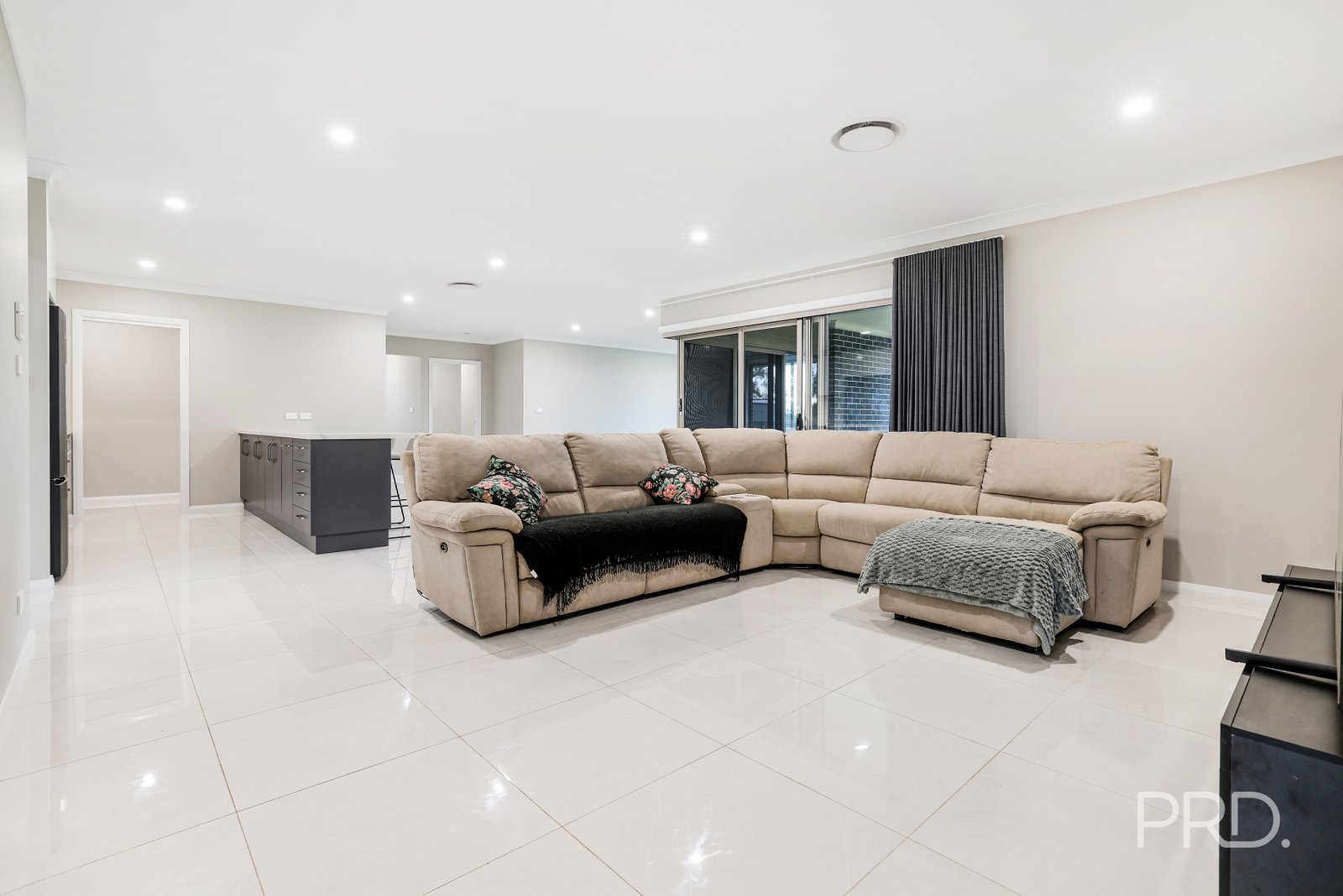 31 Glenmore Drive TAMWORTH 14